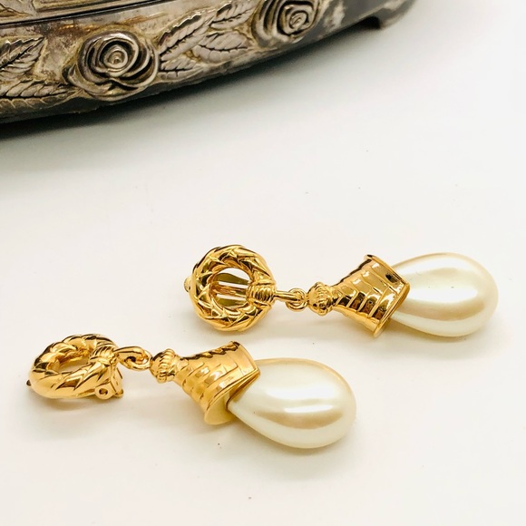 Designer Signed Vintage Pearl Drop Earrings - Picture 4 of 7